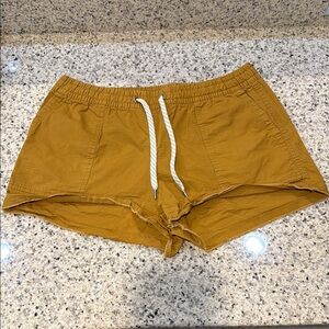 Vuori Tan Athletic Shorts with Elastic Waistband